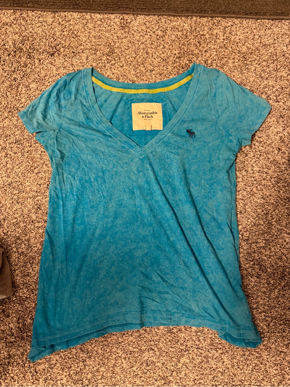 Vintage Abercrombie & Fitch Women's V-Neck Tee in Turquoise
